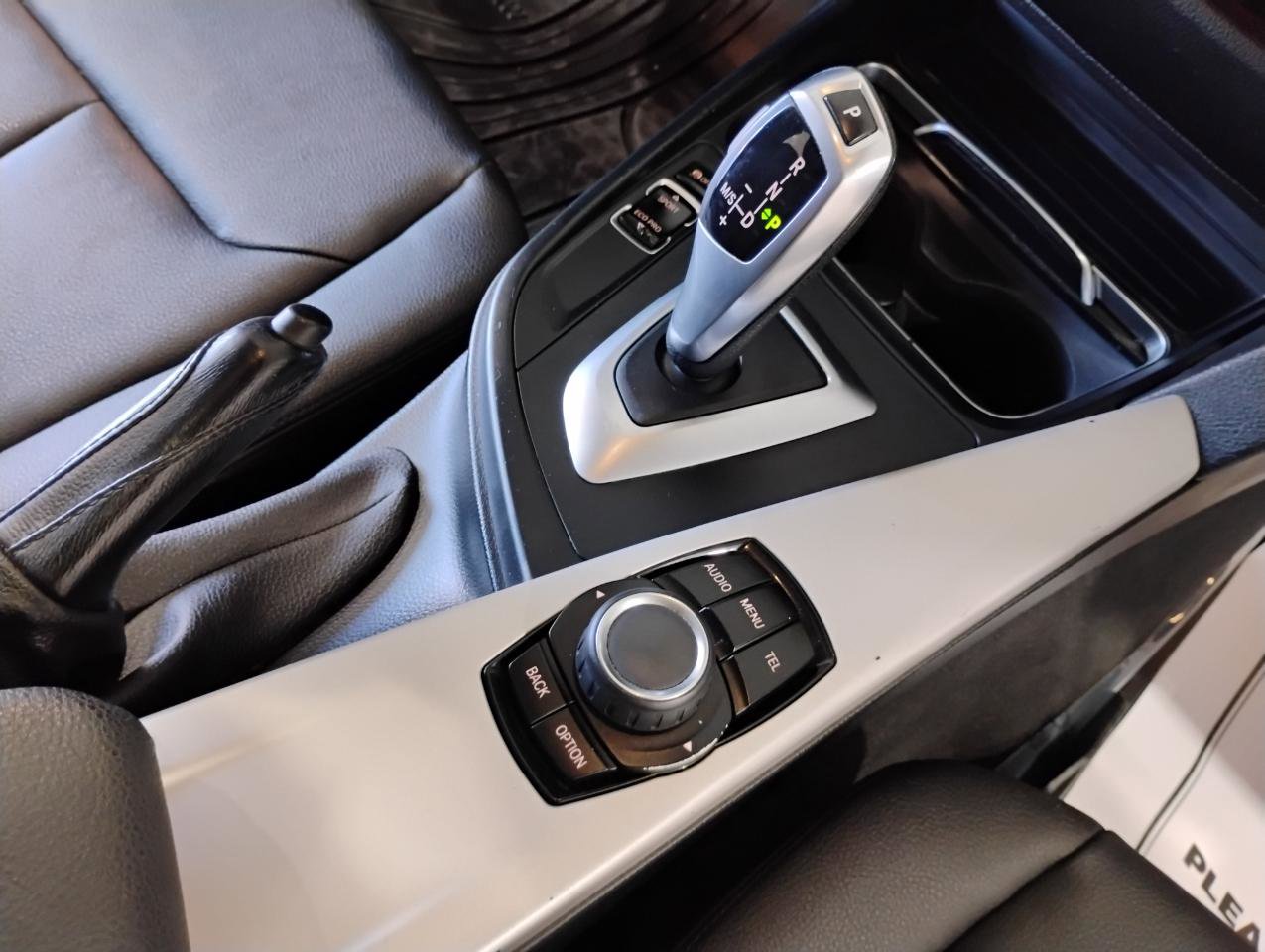 Used 2017 BMW 320i Sedan image 25