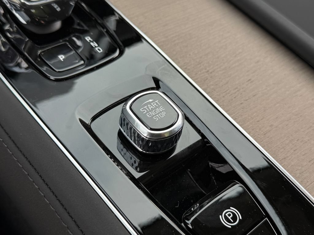 New 2026 Volvo XC90 T8 Plus AWD/4WD image 33