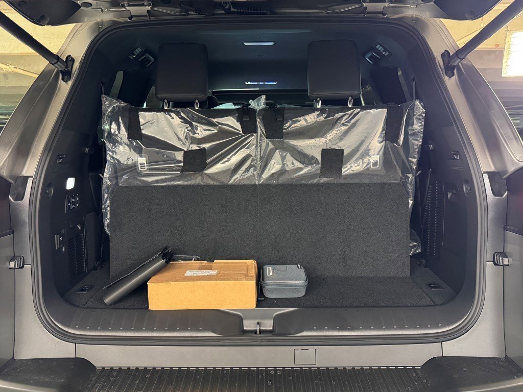 New 2025 Lexus LX 600 4WD w/ Luxury Package image 11