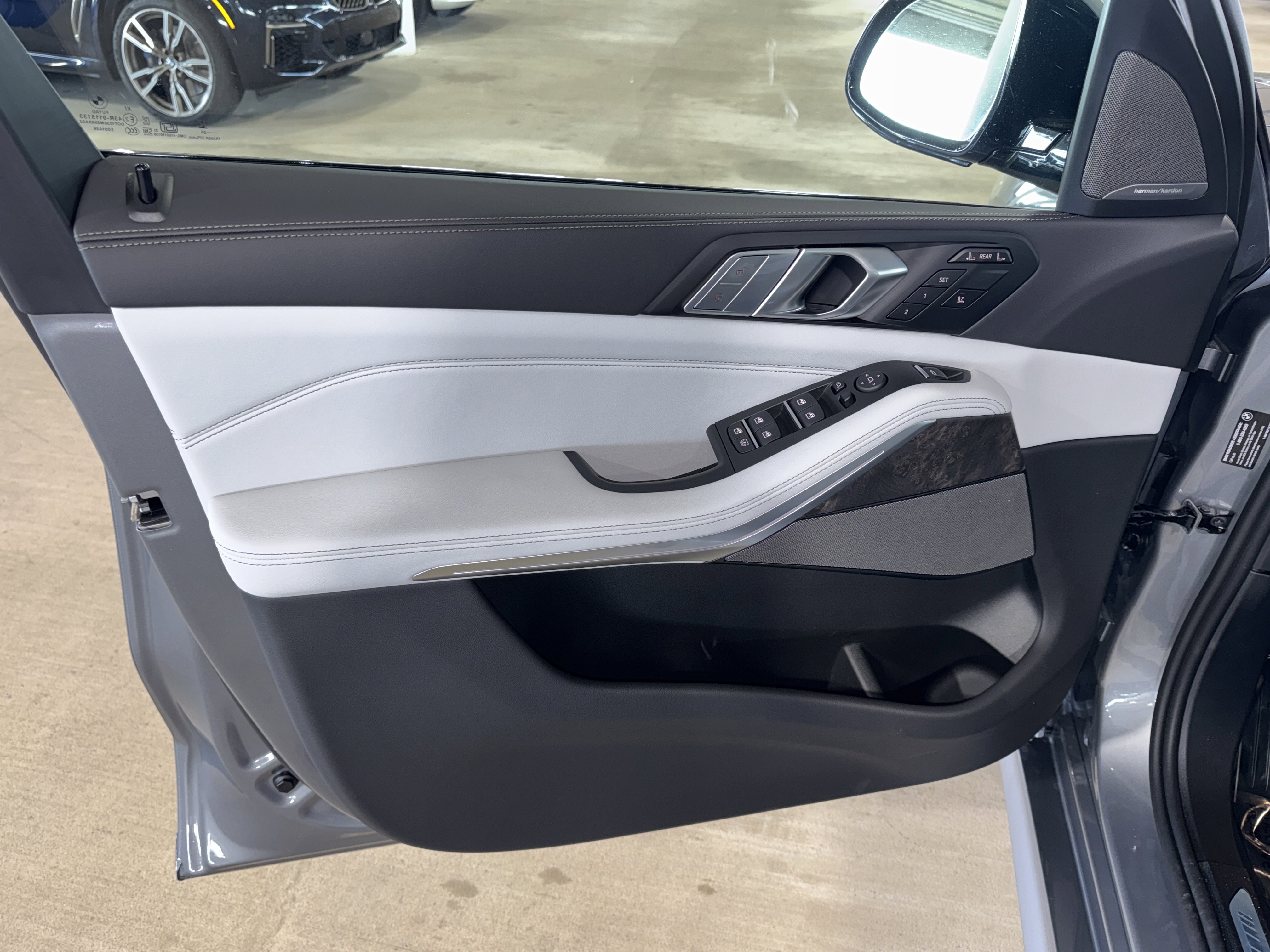 New 2026 BMW X7 xDrive40i w/ M Sport Package image 13