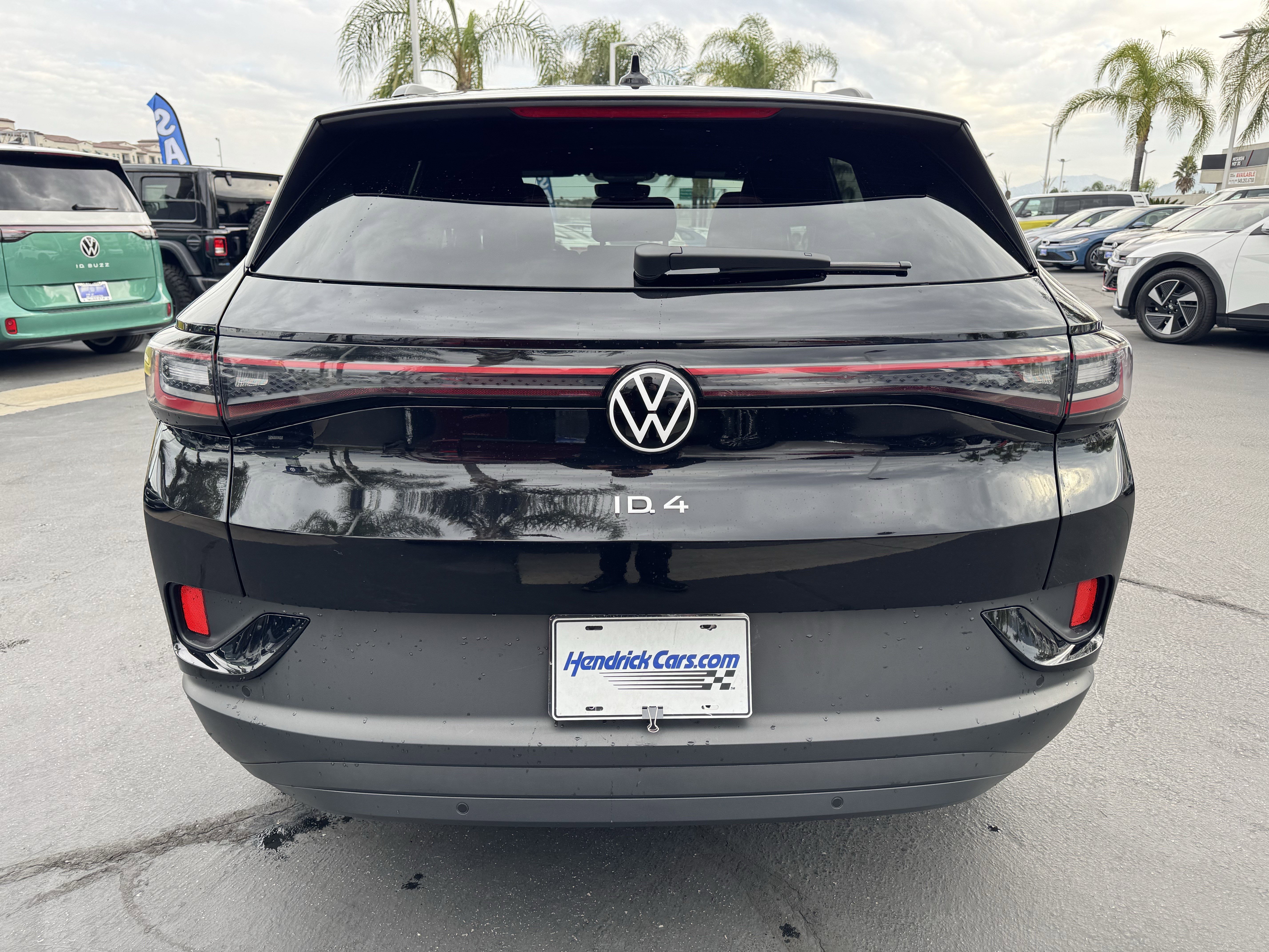 Used 2025 Volkswagen ID.4 Pro image 9