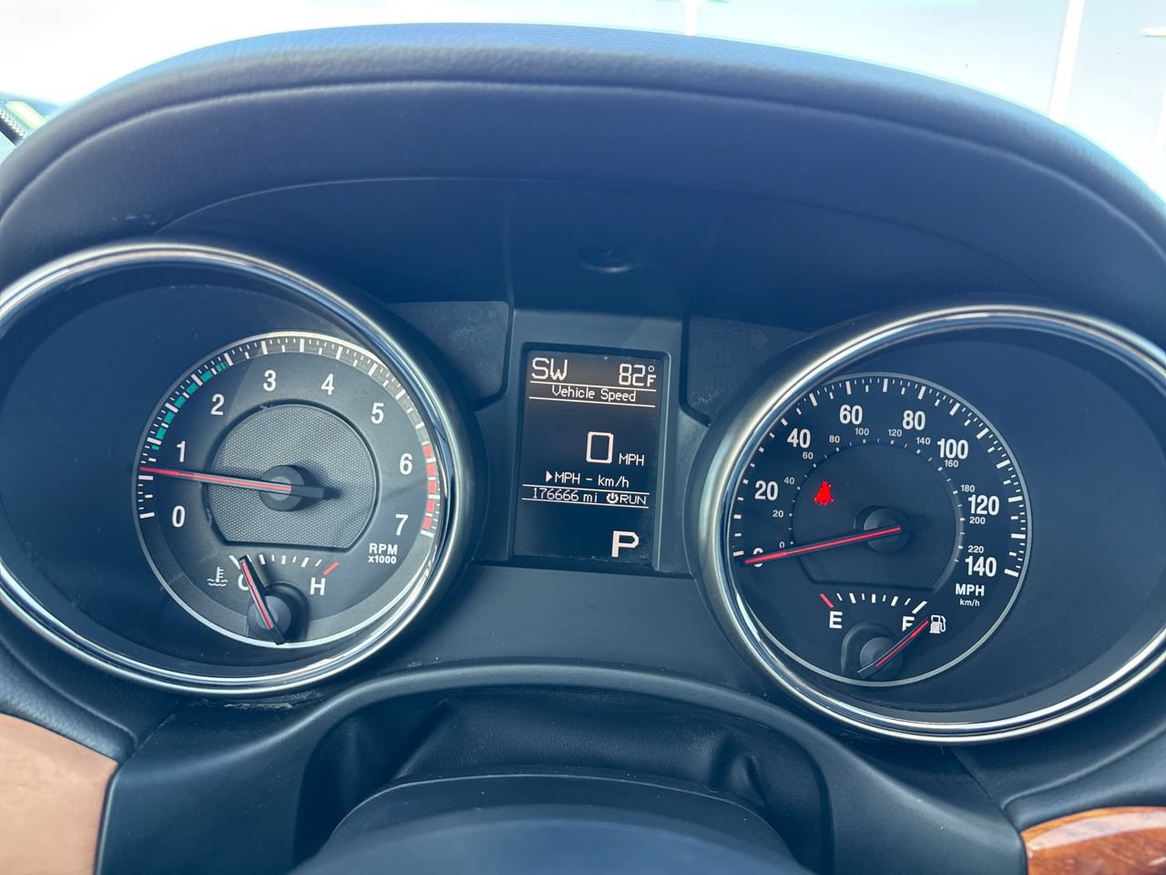 Used 2012 Jeep Grand Cherokee Overland AWD/4WD image 19