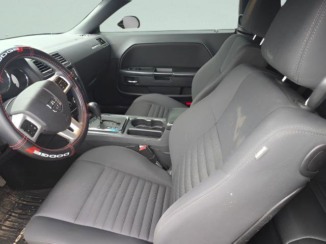 Used 2013 Dodge Challenger SXT image 12