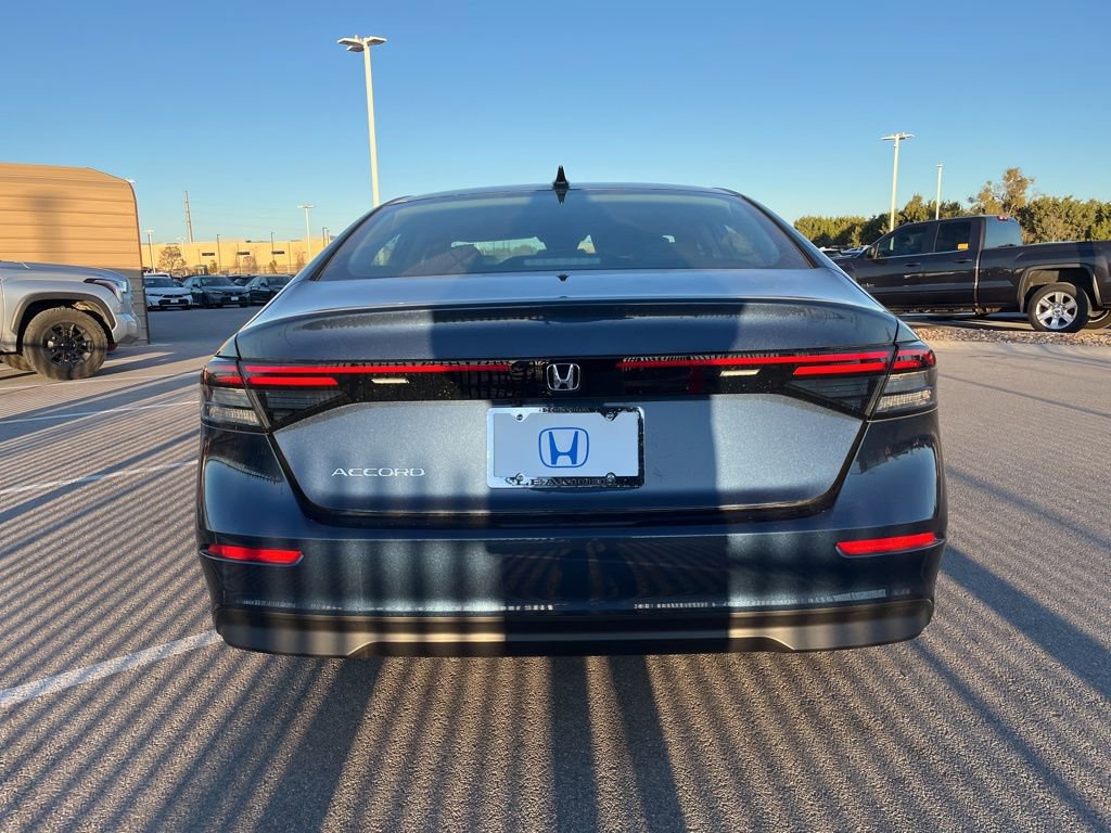 Certified 2025 Honda Accord SE image 5