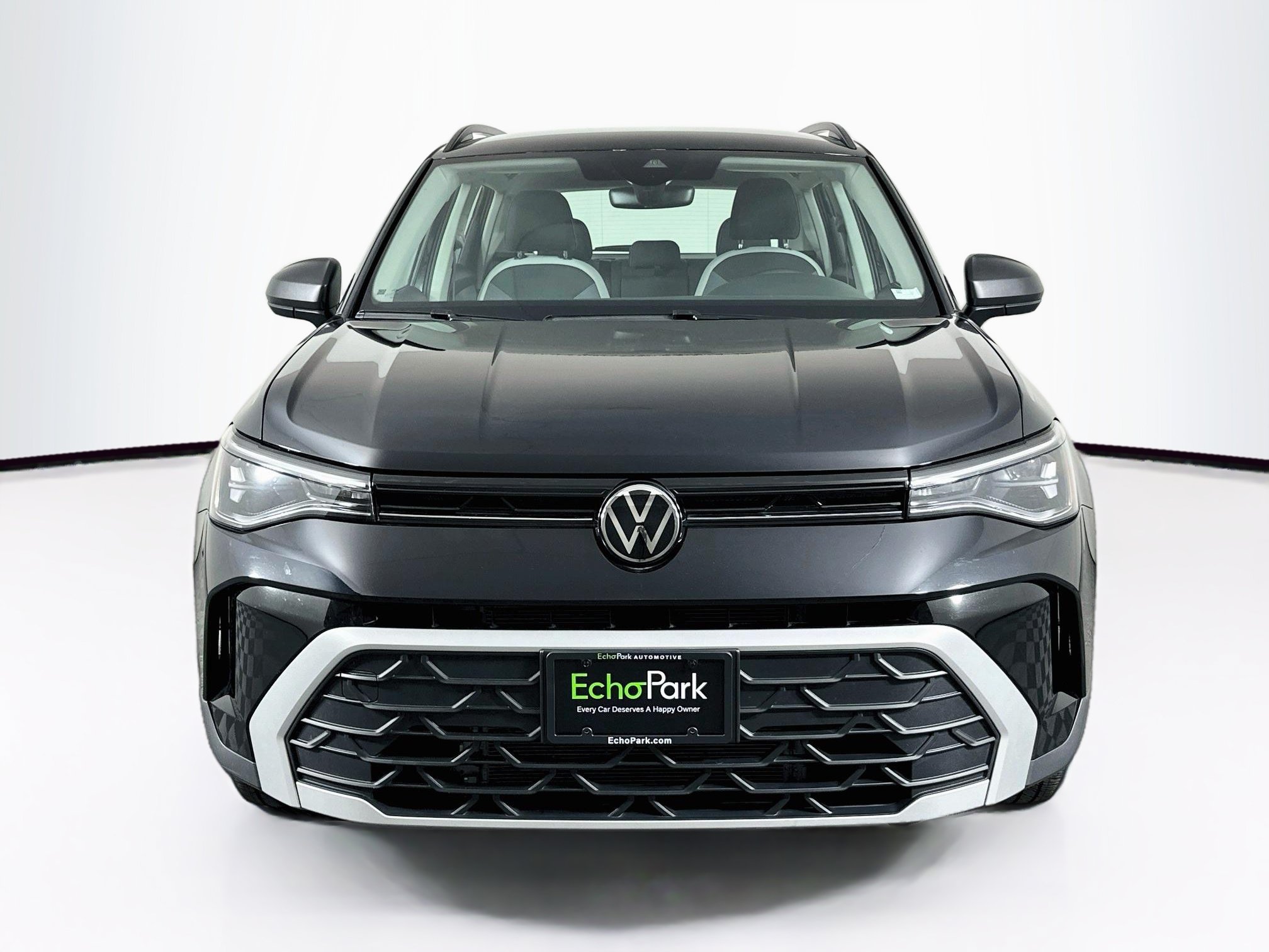 Used 2025 Volkswagen Taos S FWD image 2