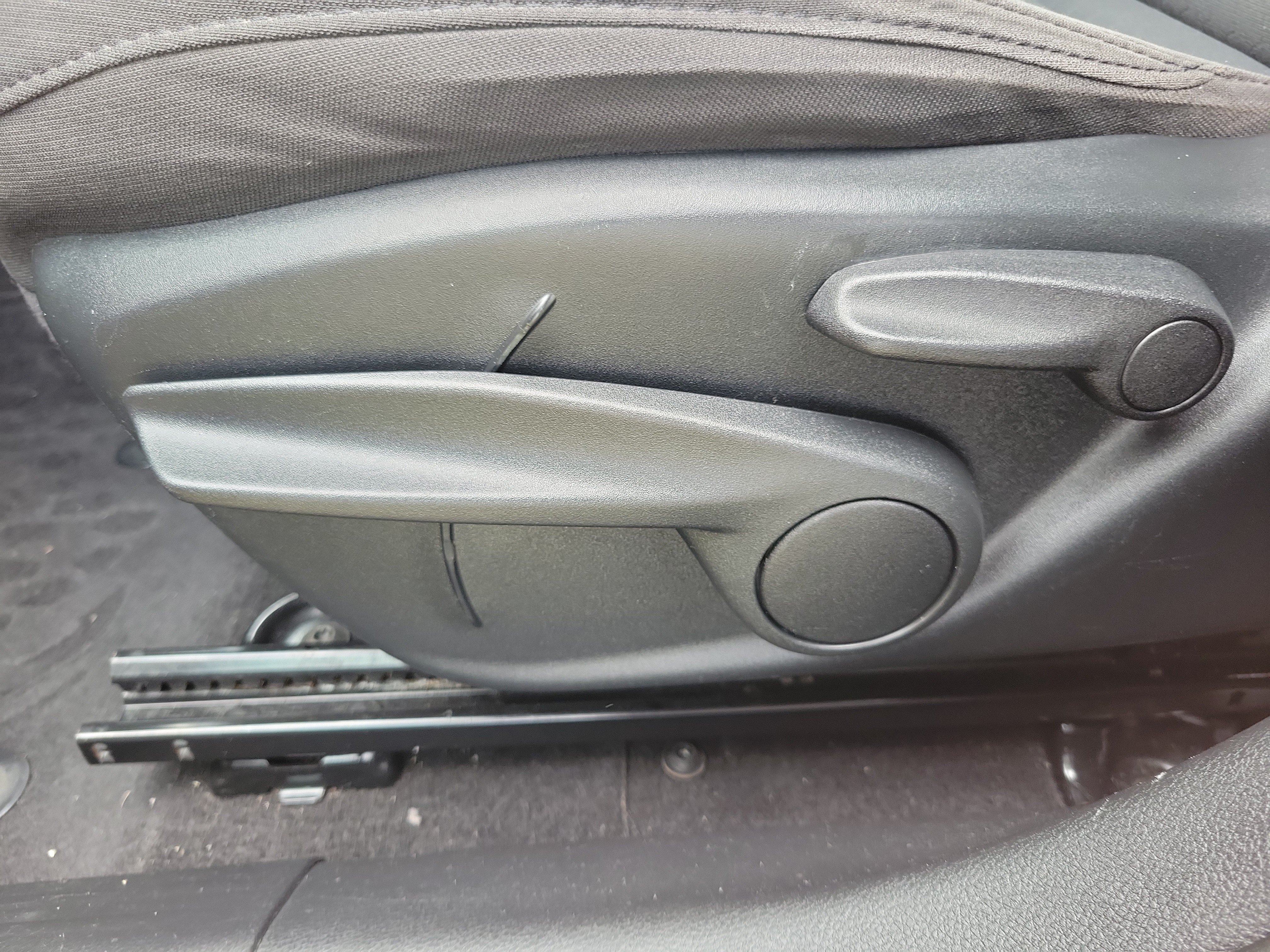Used 2019 Jeep Compass Sport FWD image 14