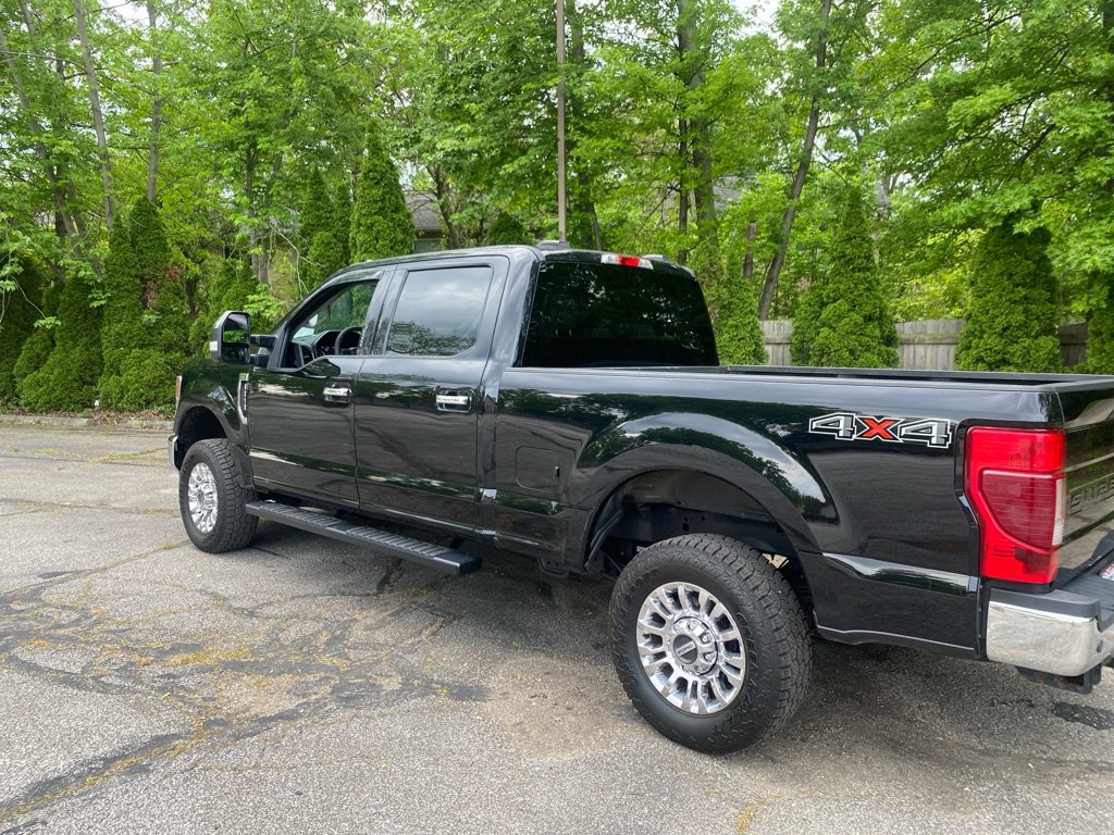 Used 2022 Ford F250 XLT w/ XLT Premium Package AWD/4WD image 3