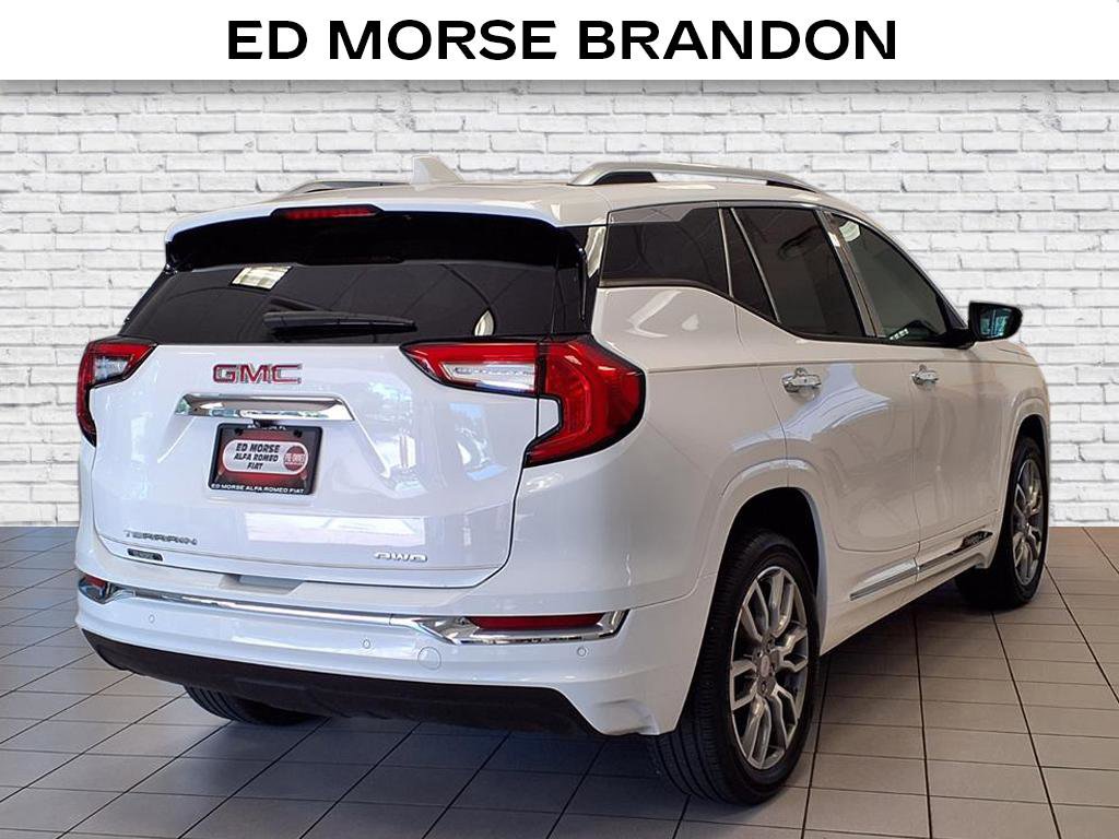 Used 2024 GMC Terrain Denali image 5