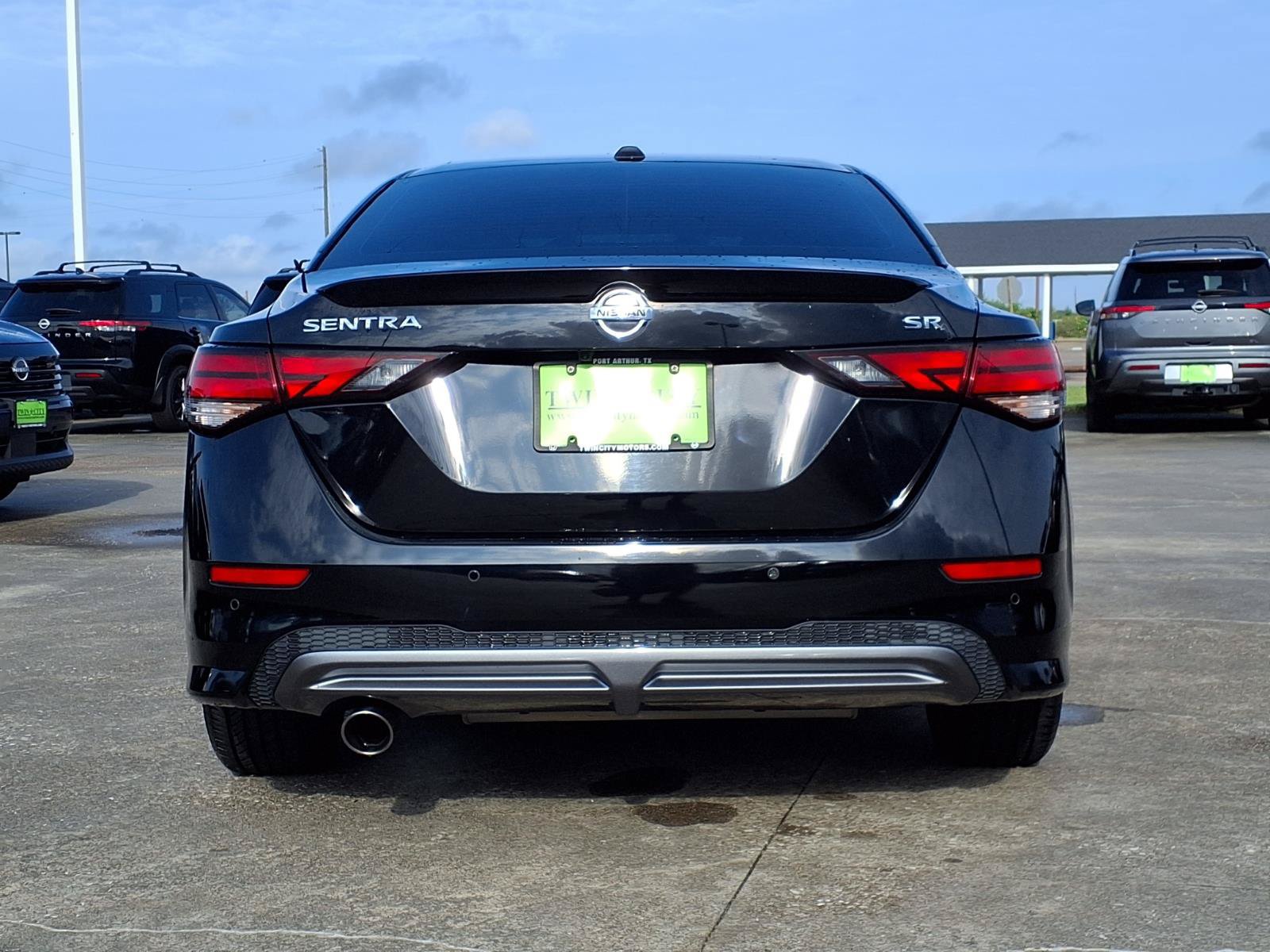 Used 2023 Nissan Sentra SR w/ SR Premium Package FWD image 4
