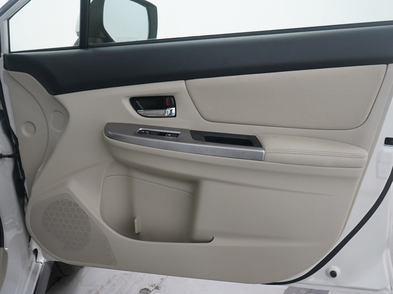 Used 2015 Subaru Crosstrek 2.0i Premium image 11