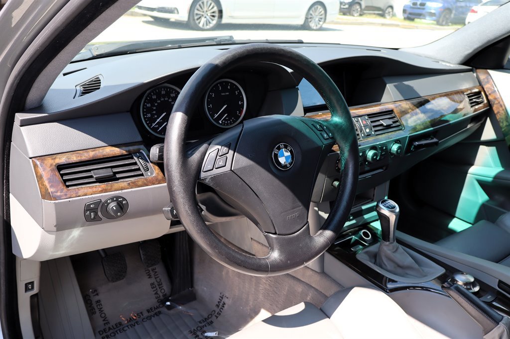 Used 2004 BMW 530i Sedan RWD image 16