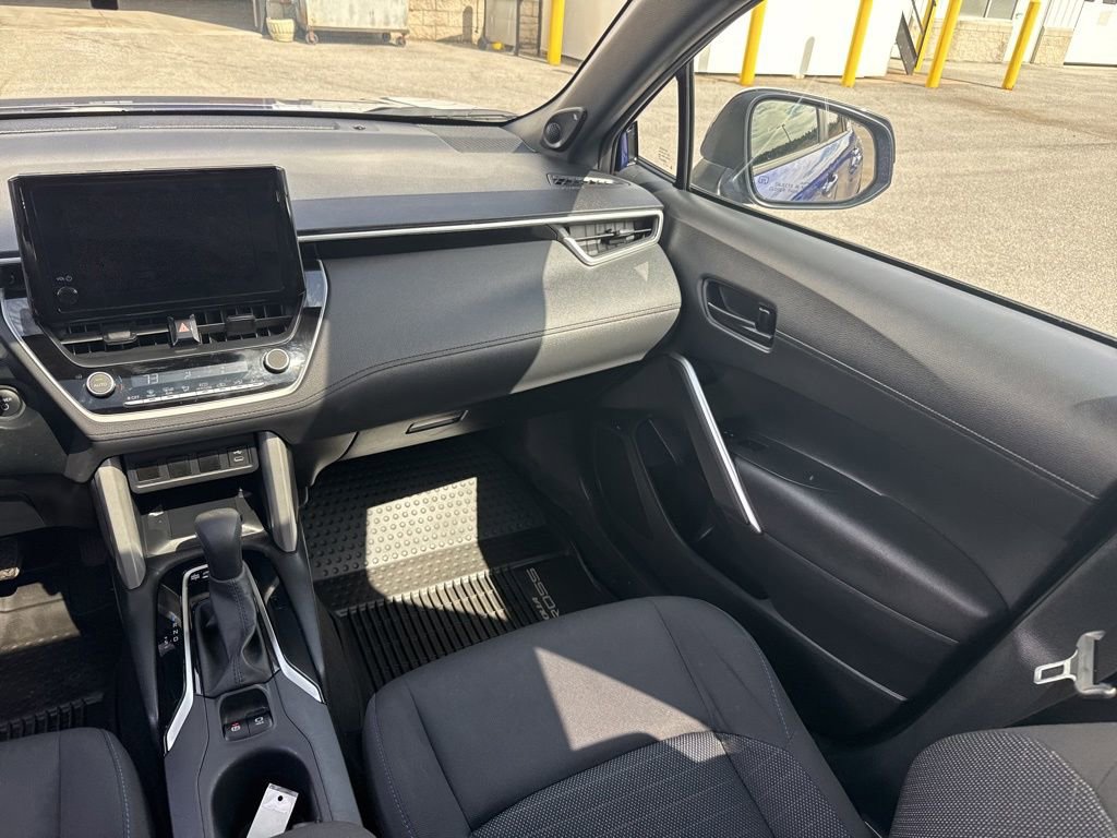 Used 2024 Toyota Corolla Cross SE w/ Moonroof Package image 13