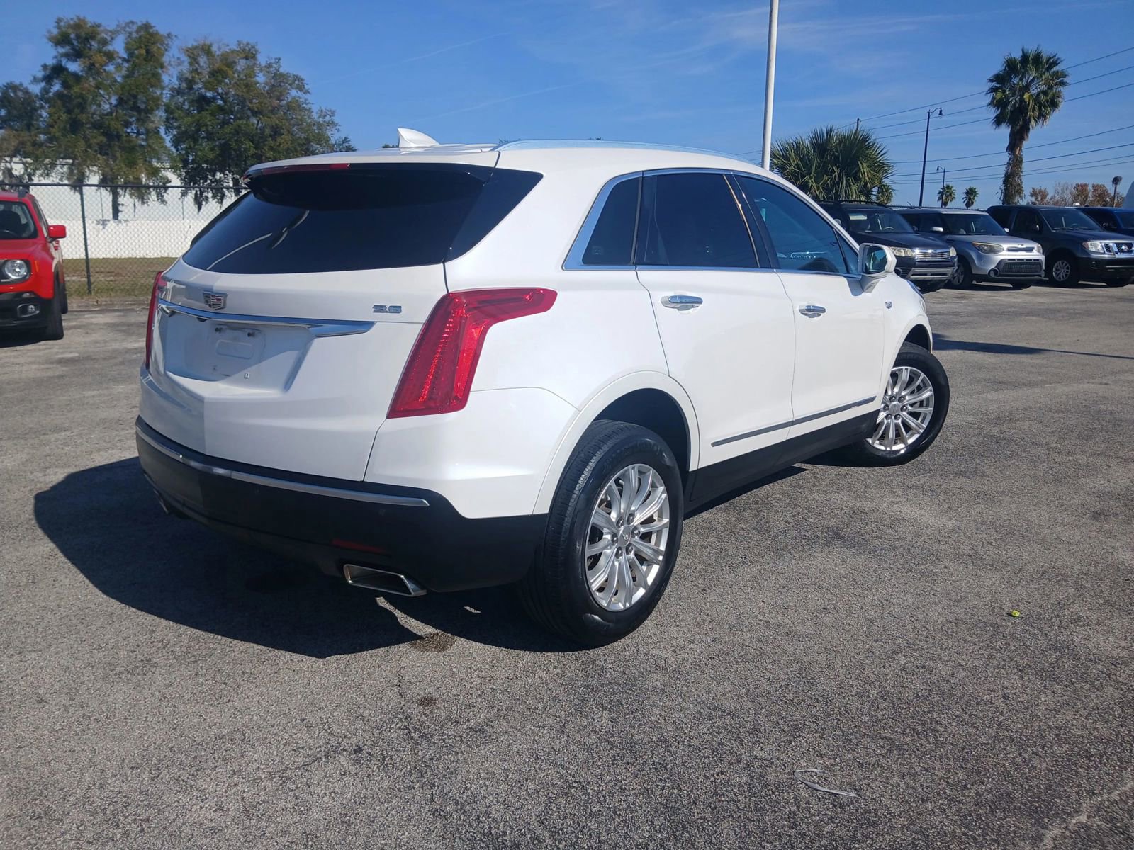 Used 2017 Cadillac XT5 FWD w/ LPO, Wheel Lock Package image 2