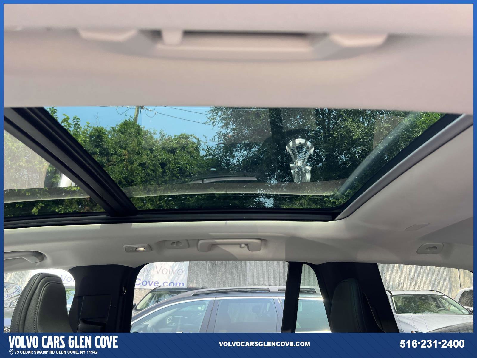 Certified 2025 Volvo XC90 B5 Plus w/ Protection Package Premier image 11