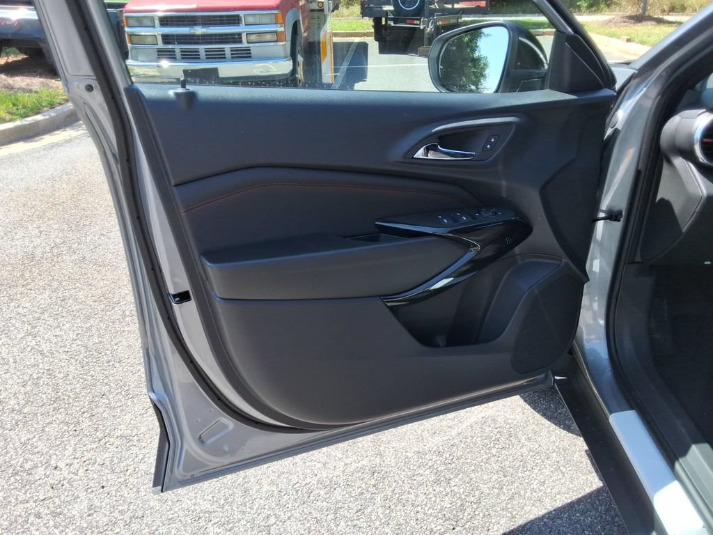 New 2026 Chevrolet Trax RS w/ Sunroof Package FWD image 19