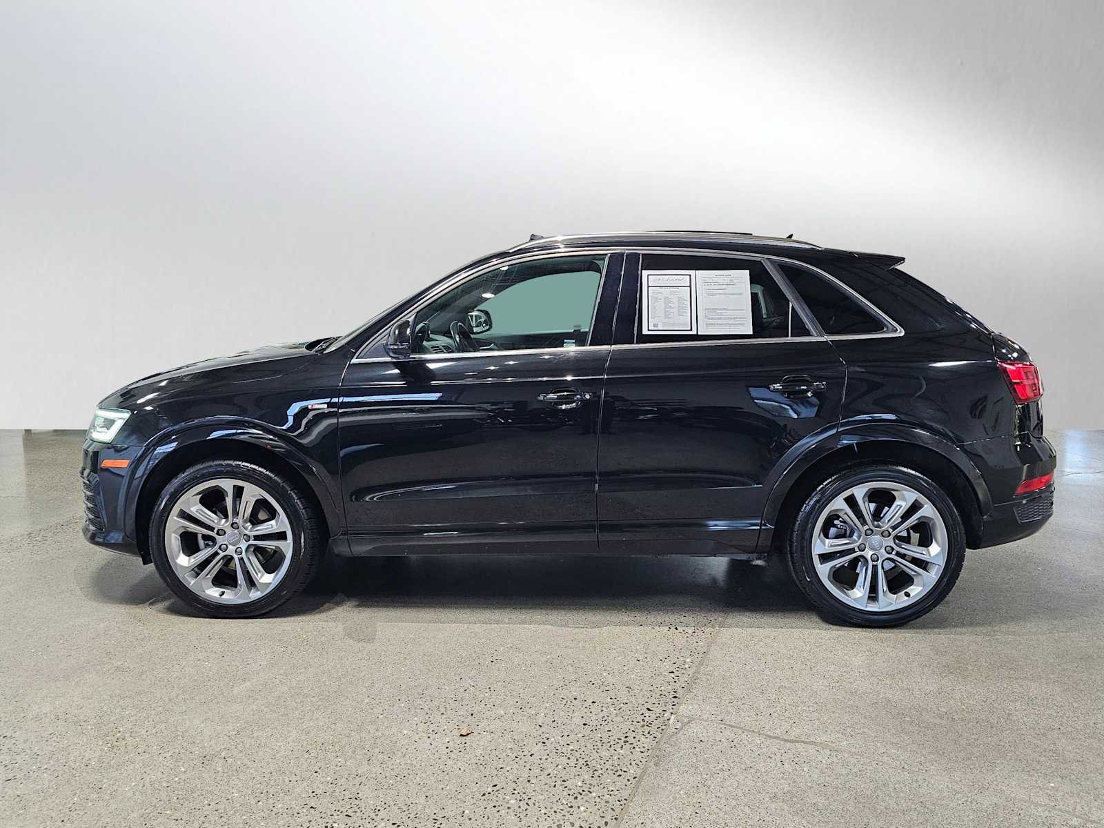 Used 2016 Audi Q3 2.0T Prestige w/ Prestige Package image 6