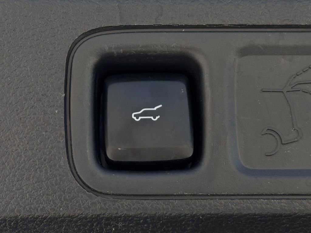 Used 2024 Ford Expedition Limited image 33