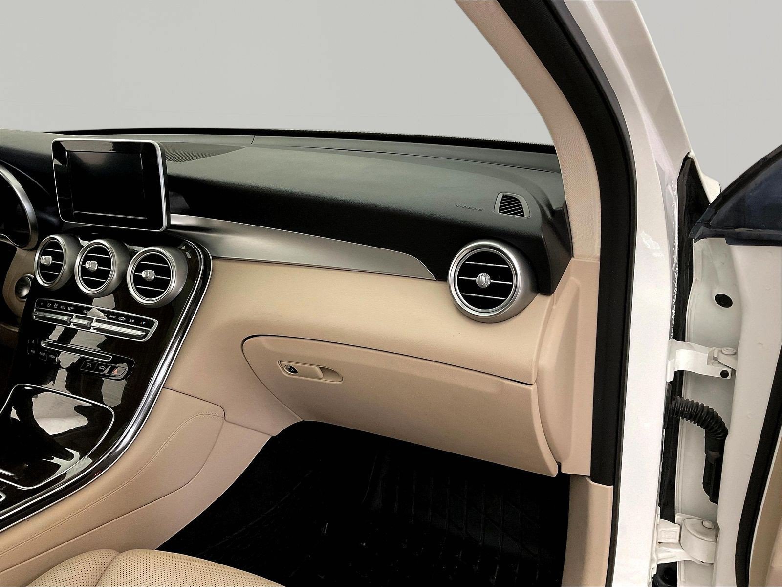 Certified 2019 Mercedes-Benz GLC 300 4MATIC image 26