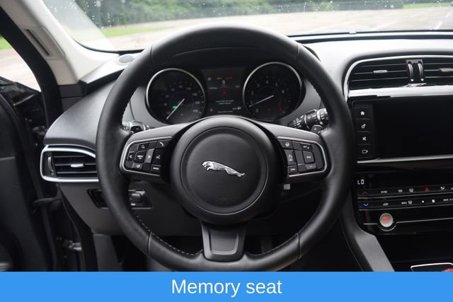 Used 2018 Jaguar F-PACE Premium AWD/4WD image 4