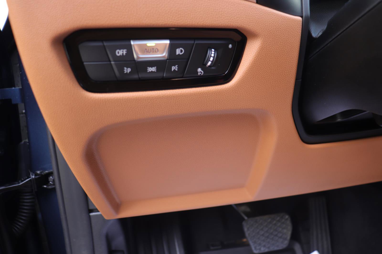 Used 2025 BMW 430i Coupe w/ Convenience Package image 20