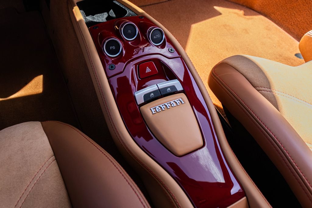 Used 2013 Ferrari 458 Italia Coupe RWD image 5