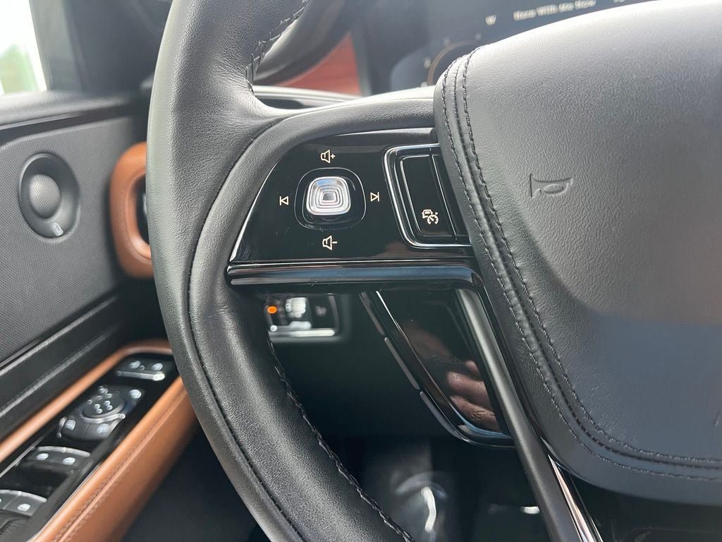 Used 2024 Lincoln Aviator Reserve w/ Elements Package Plus AWD/4WD image 29