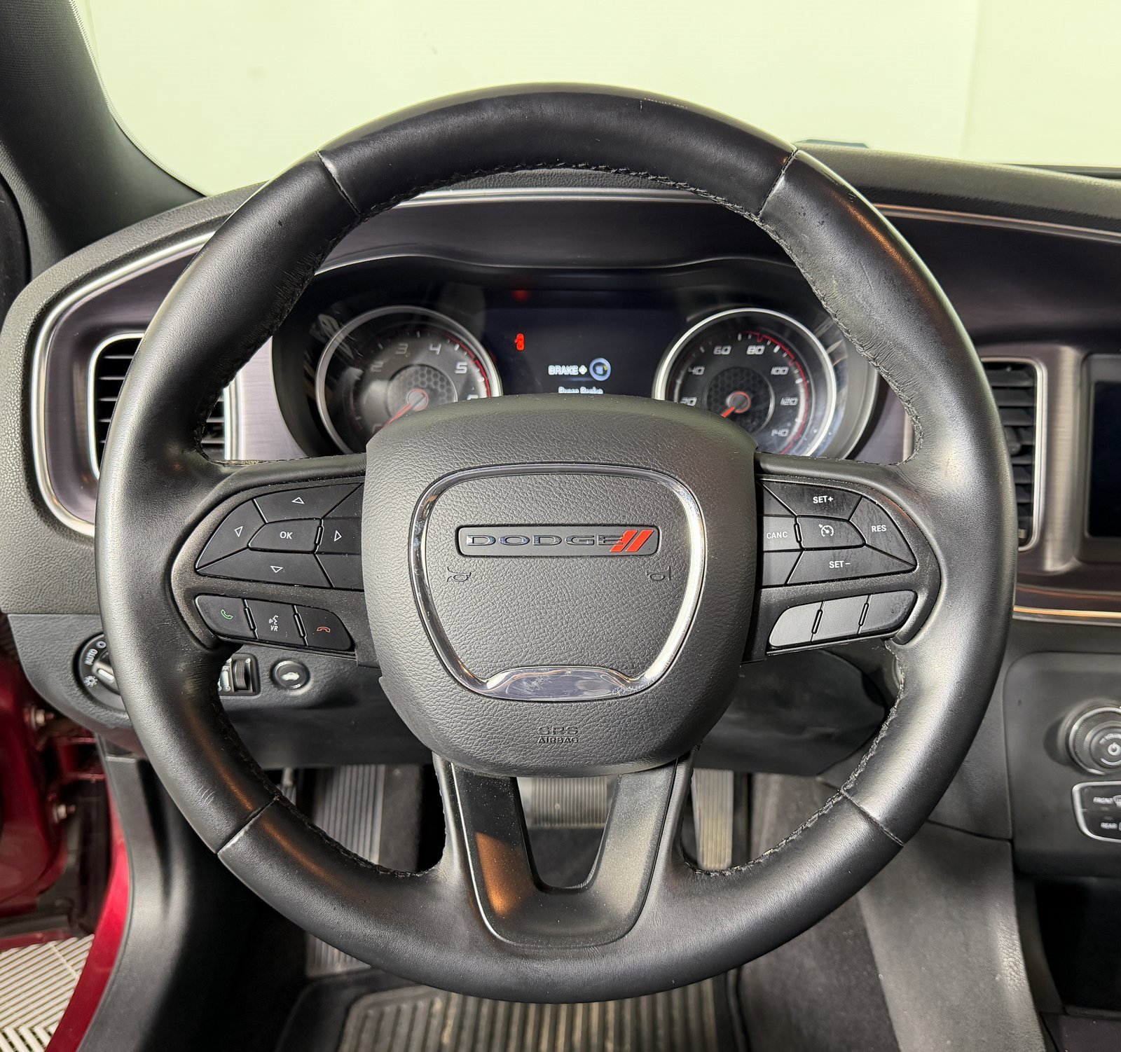 Used 2018 Dodge Charger SXT image 9