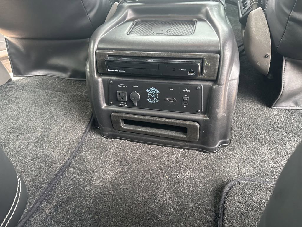 New 2025 GMC Savana 2500 Extended w/ Driver Convenience Package image 43