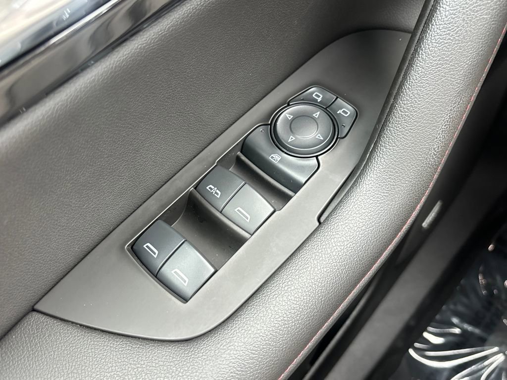 Used 2025 Chevrolet Blazer RS w/ Enhanced Convenience Package image 11