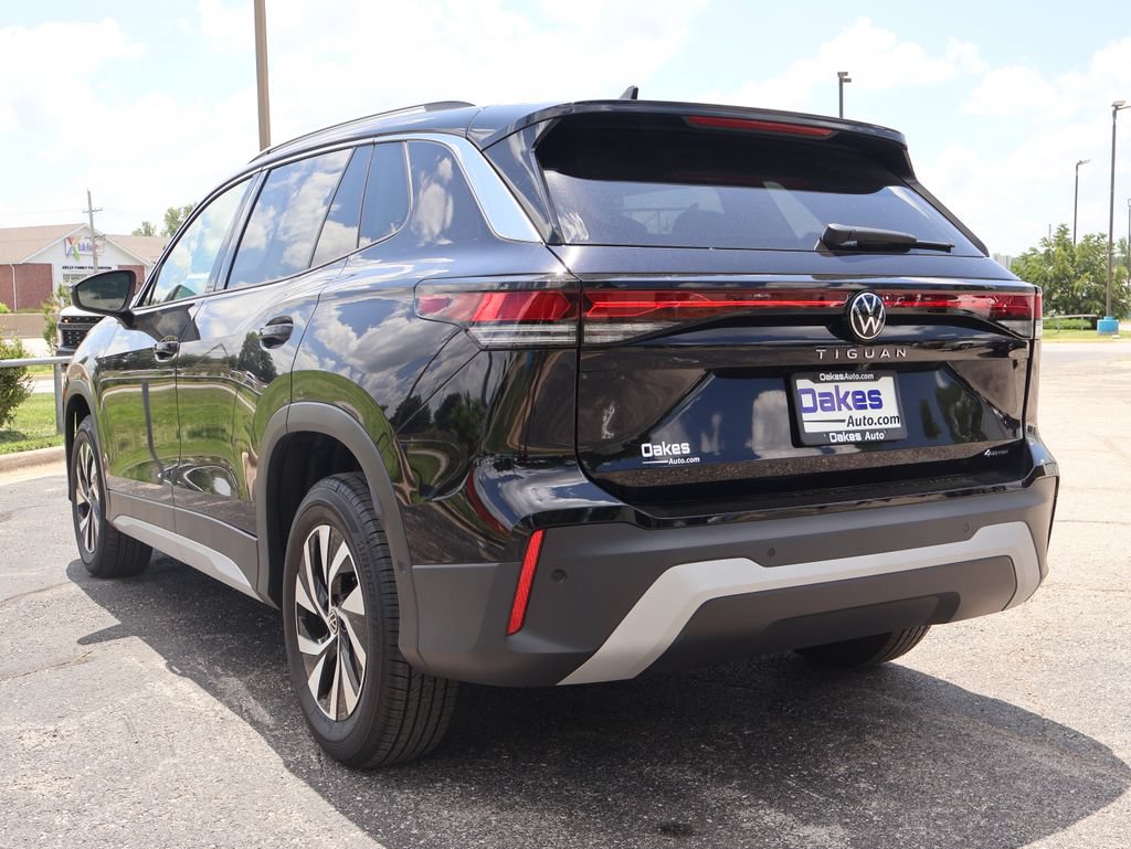 Used 2025 Volkswagen Tiguan S AWD/4WD image 5