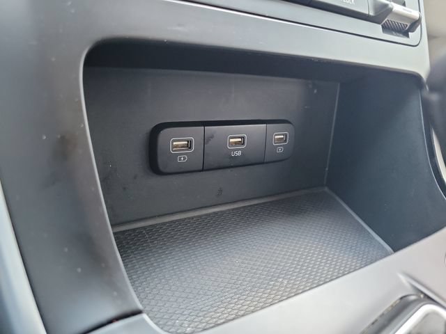 Used 2024 Kia Carnival LX FWD image 30