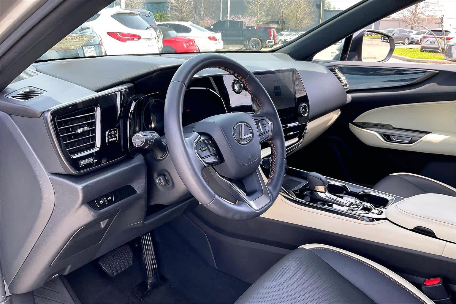 Used 2024 Lexus NX 250 FWD image 15