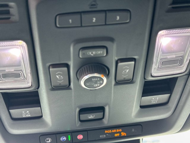 Used 2024 Chevrolet Tahoe Premier w/ Advanced Technology Package AWD/4WD image 24