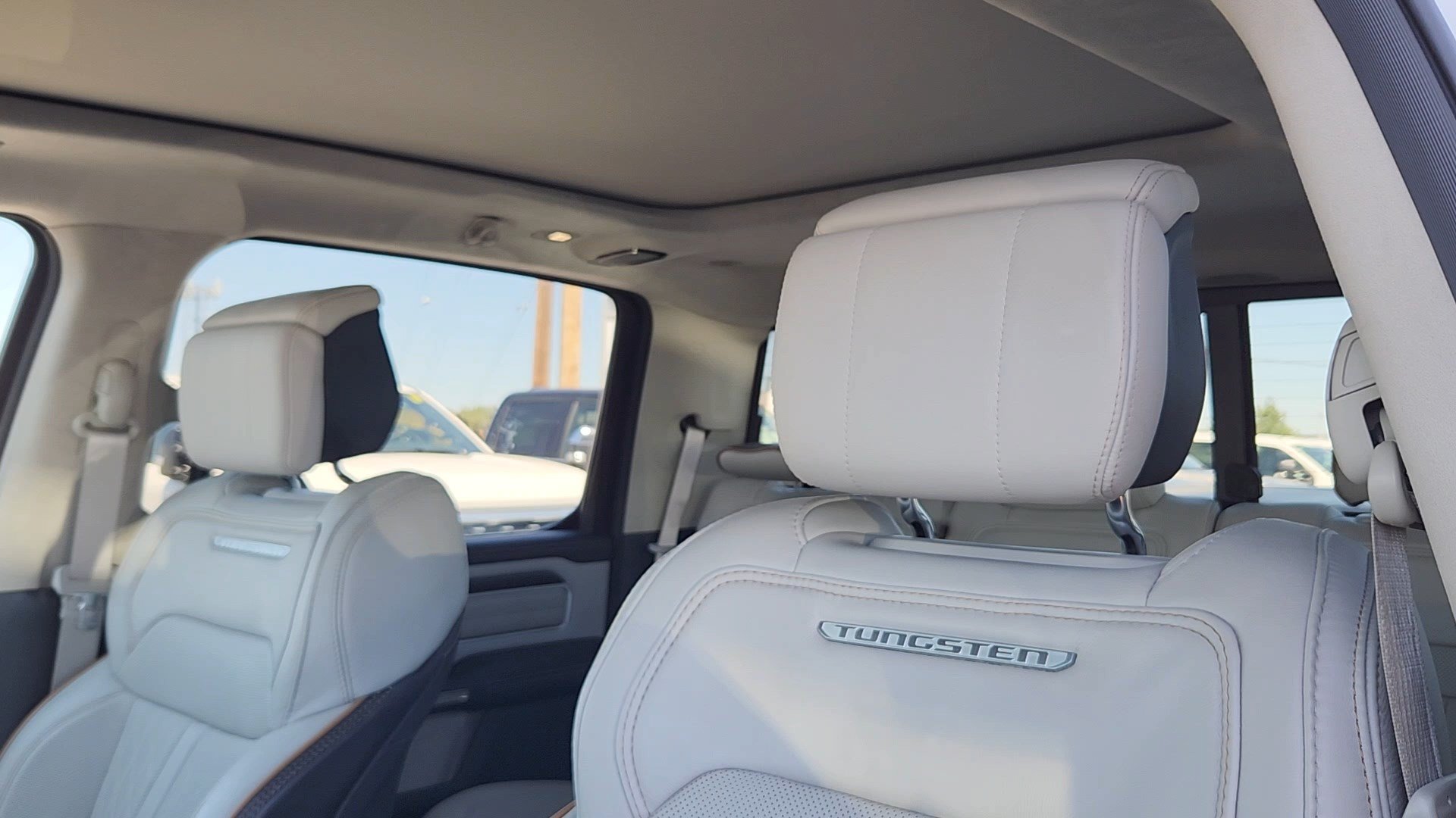Used 2025 RAM 1500 Tungsten AWD/4WD image 9