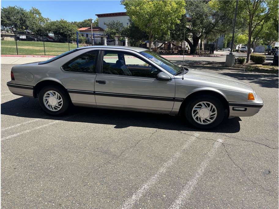 Used 1990 Ford Thunderbird LX RWD image 5