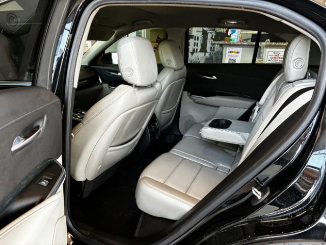 Used 2019 Cadillac XT4 Premium Luxury image 27