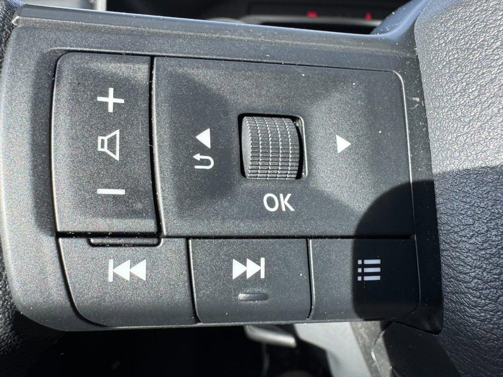 Used 2025 Nissan Rogue S image 16