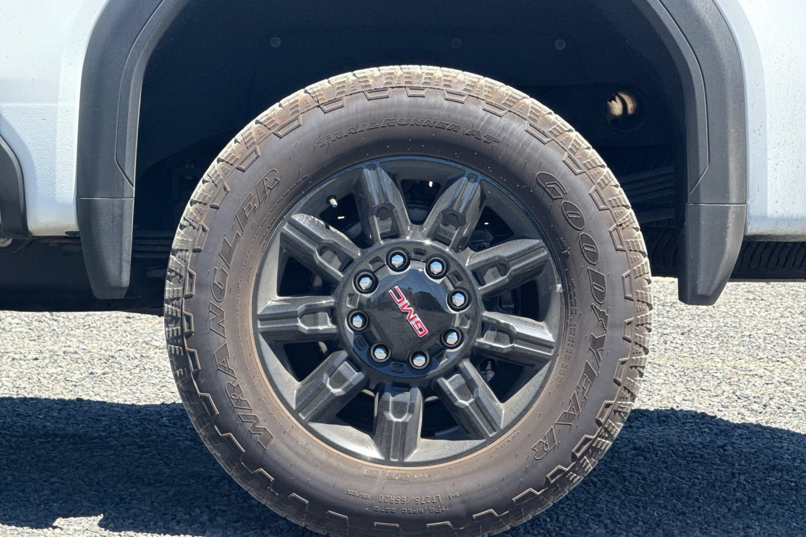 Used 2025 GMC Sierra 2500 AT4 w/ AT4 Premium Plus Package AWD/4WD image 45