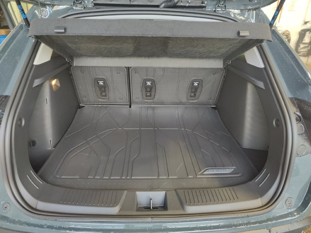 Used 2025 Chevrolet Trax LT FWD image 30