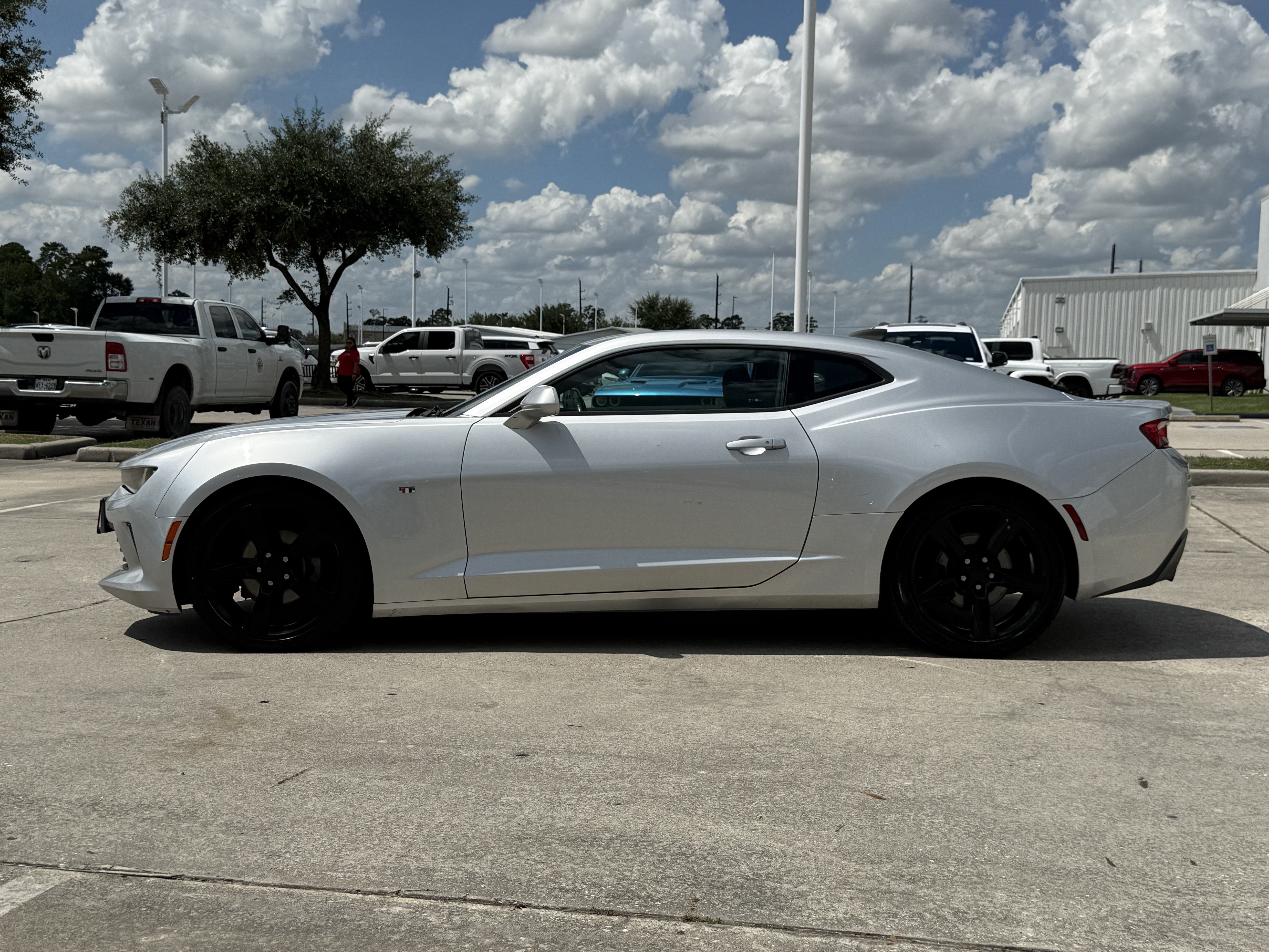 Used 2017 Chevrolet Camaro LT RWD image 8
