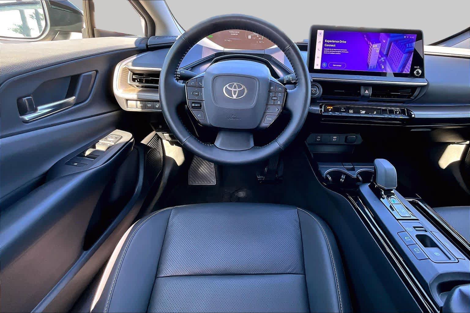 Used 2024 Toyota Prius XLE FWD image 5