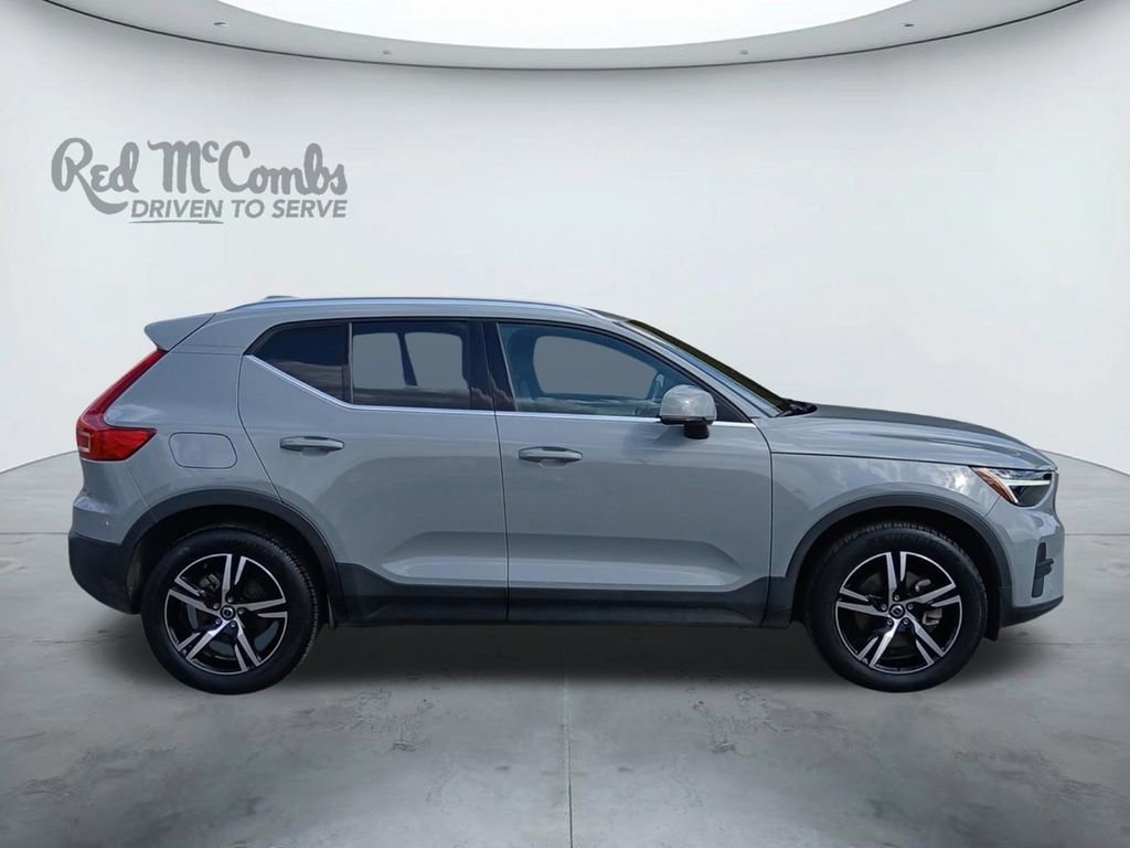 Used 2024 Volvo XC40 B5 Core AWD/4WD image 6