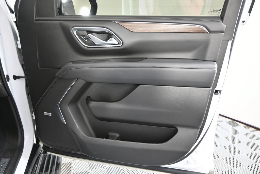 Used 2021 Chevrolet Suburban High Country AWD/4WD image 12