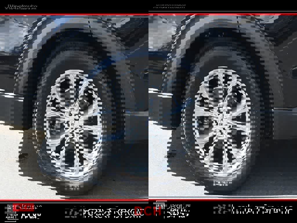 Used 2022 Ford Explorer XLT w/ Equipment Group 202A image 24