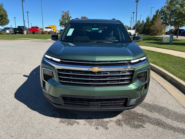 New 2027 Chevrolet Traverse LT w/ Sun and Wheel Package AWD/4WD image 9
