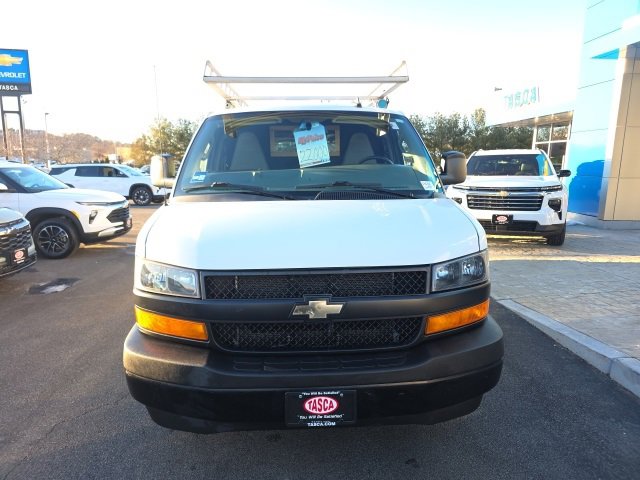 Used 2018 Chevrolet Express 2500 w/ Driver Convenience Package image 2