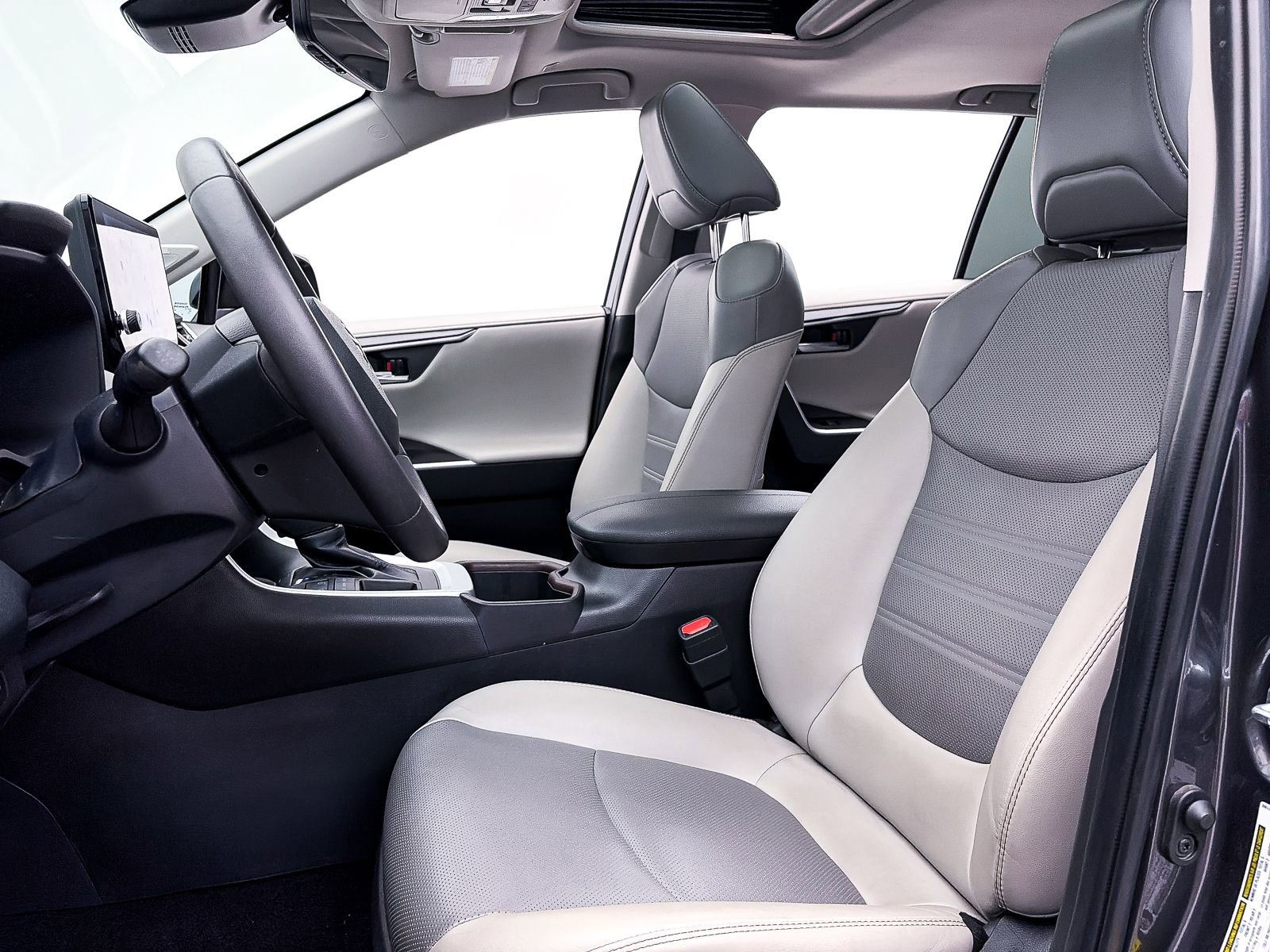 Used 2024 Toyota RAV4 Limited image 18