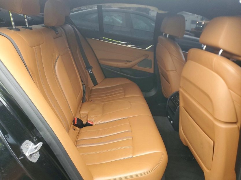 Used 2018 BMW 540i xDrive w/ M Sport Package image 7