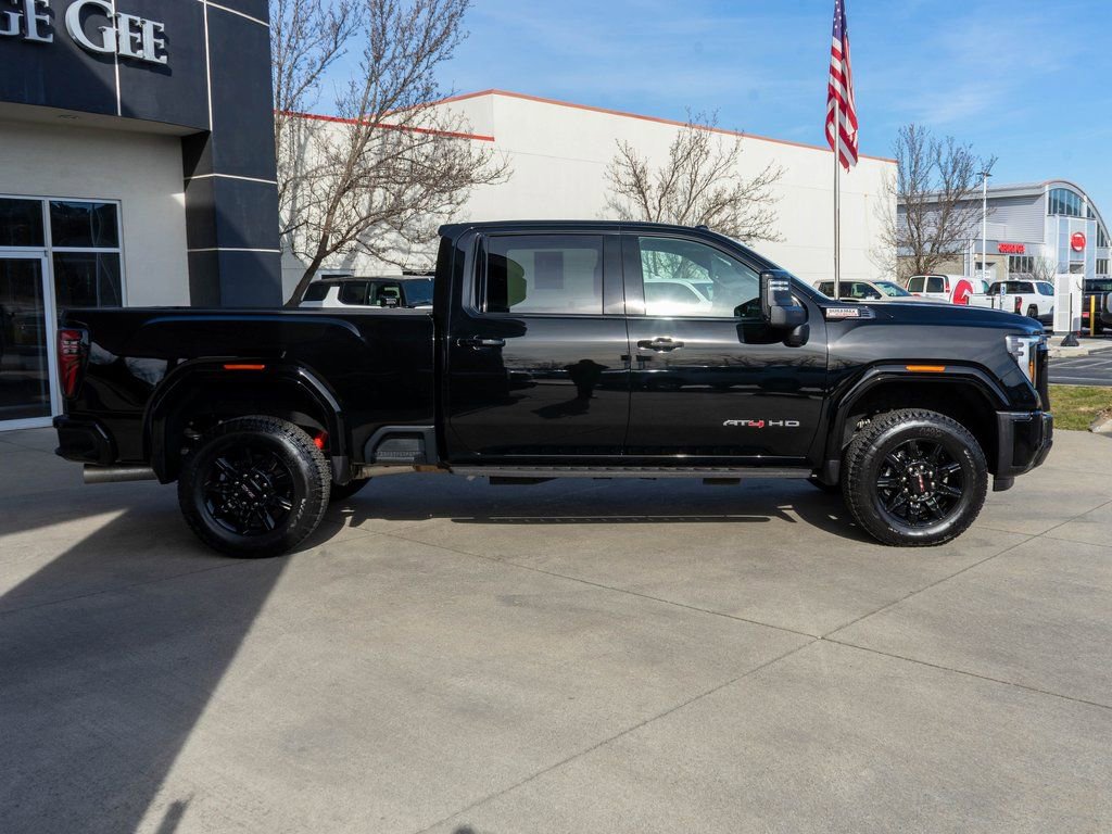 Used 2025 GMC Sierra 3500 AT4 w/ Technology Package image 8