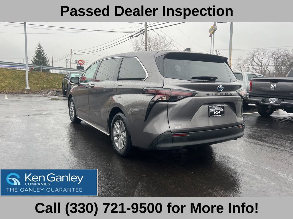 Used 2024 Toyota Sienna XLE image 13